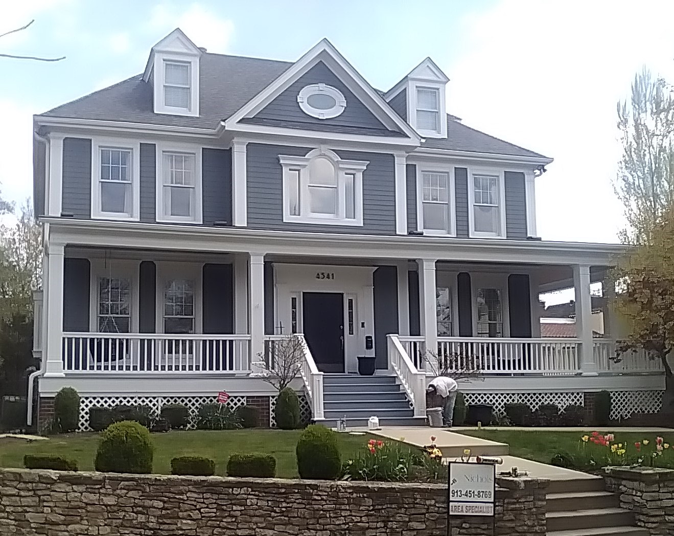 Colonial repaint in Overland Park